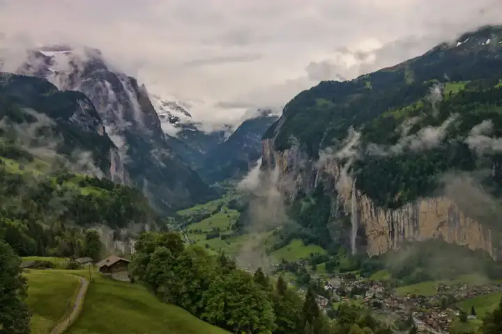 Interlaken · Lauterbrunnen · Grindelwald